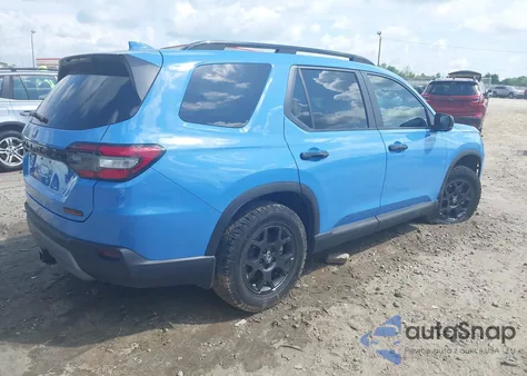 2025 Honda Pilot Trailsport z USA, uszkodzony, nr VIN 5FNYG1H65SB025896